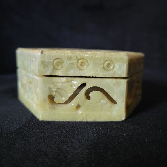 Vintage Carved Soapstone Trinket Box, Green Soapstone Hexagon Trinket Box - Picture 3 of 5